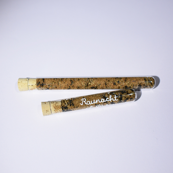 Raunacht. "Zwischen den Jahren".