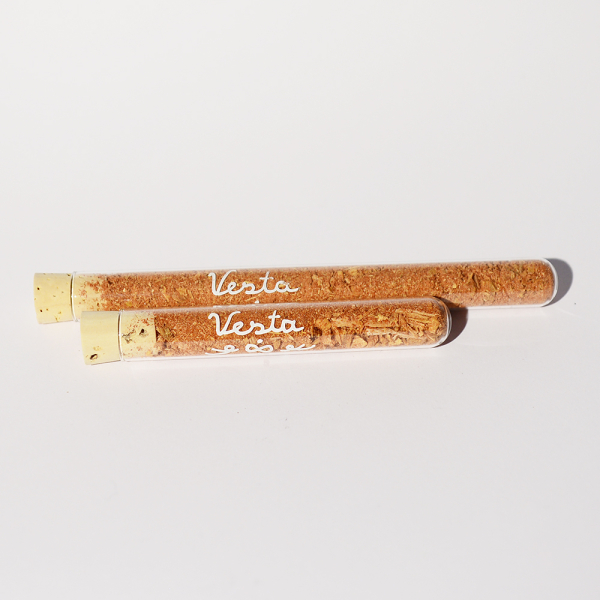 Vesta. "Schützend".